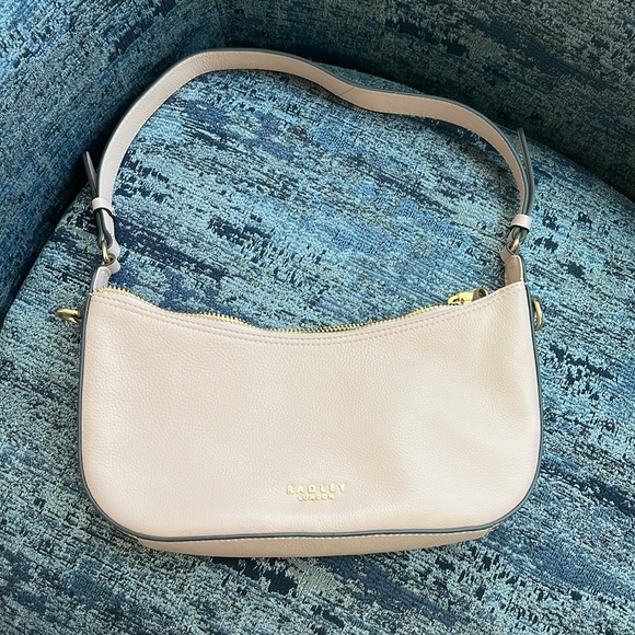 NWOT beautiful Radley bag in soft pebbled leather. - Picture 15 of 15